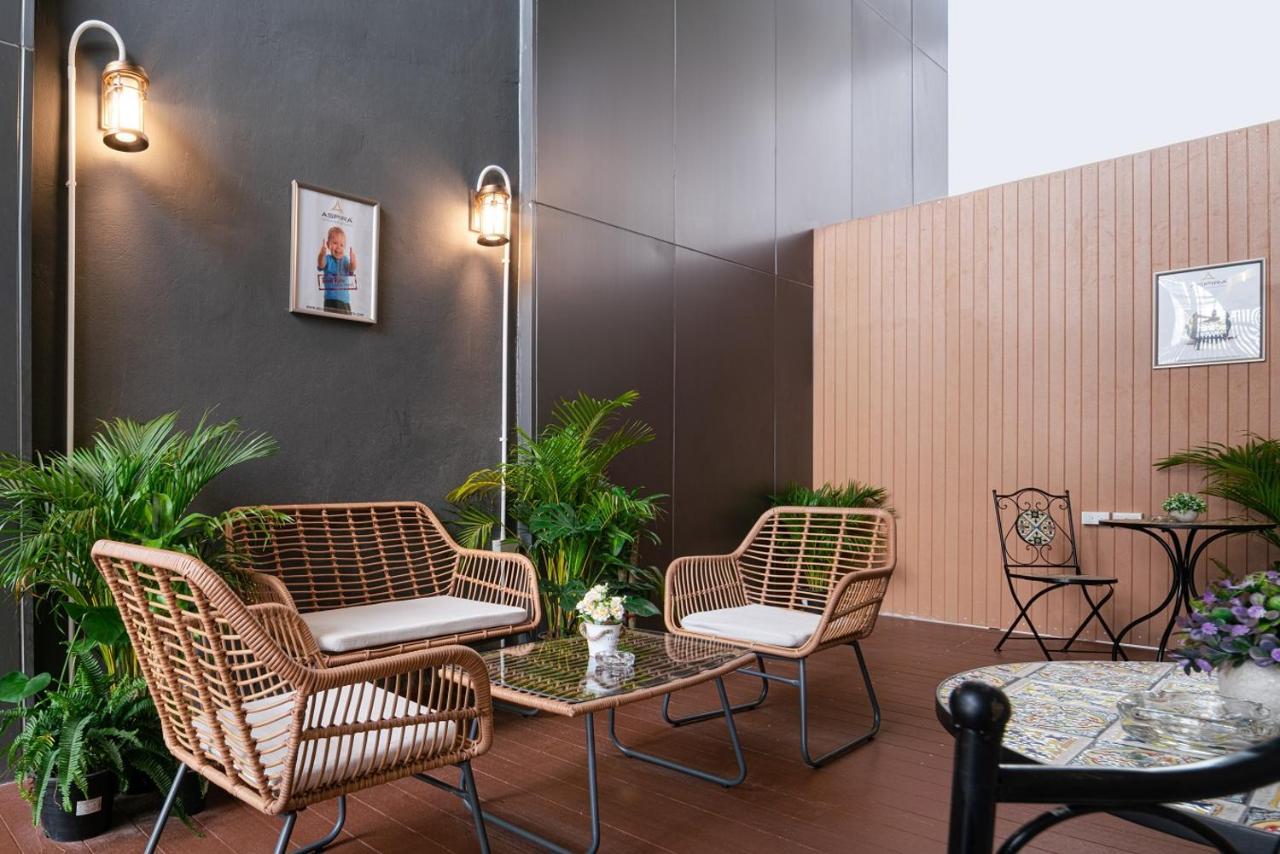 Aspira Gems Center Silom Hotell Bangkok Exteriör bild