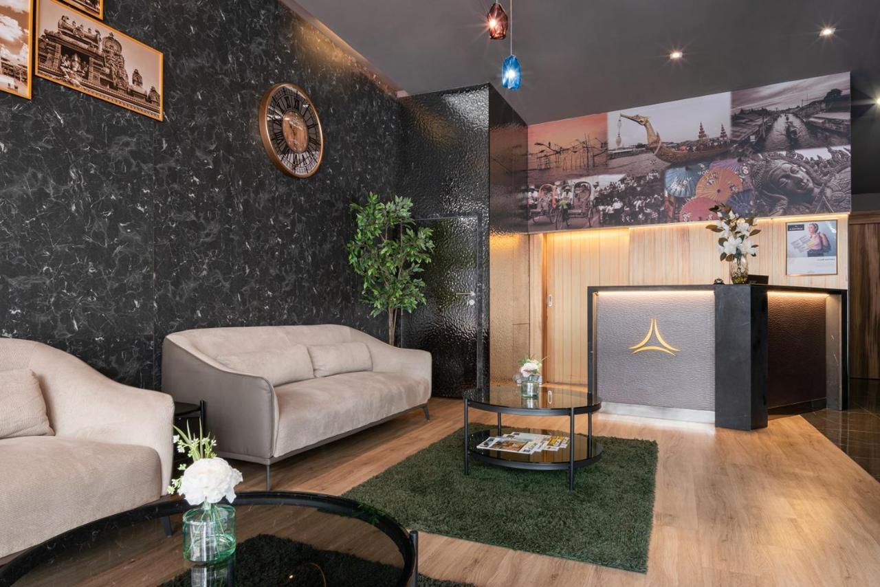 Aspira Gems Center Silom Hotell Bangkok Exteriör bild