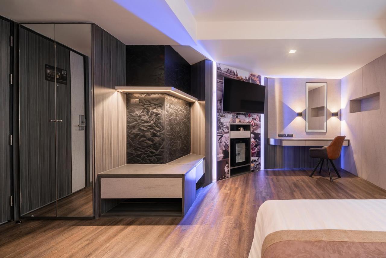 Aspira Gems Center Silom Hotell Bangkok Rum bild