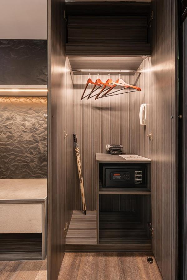 Aspira Gems Center Silom Hotell Bangkok Rum bild
