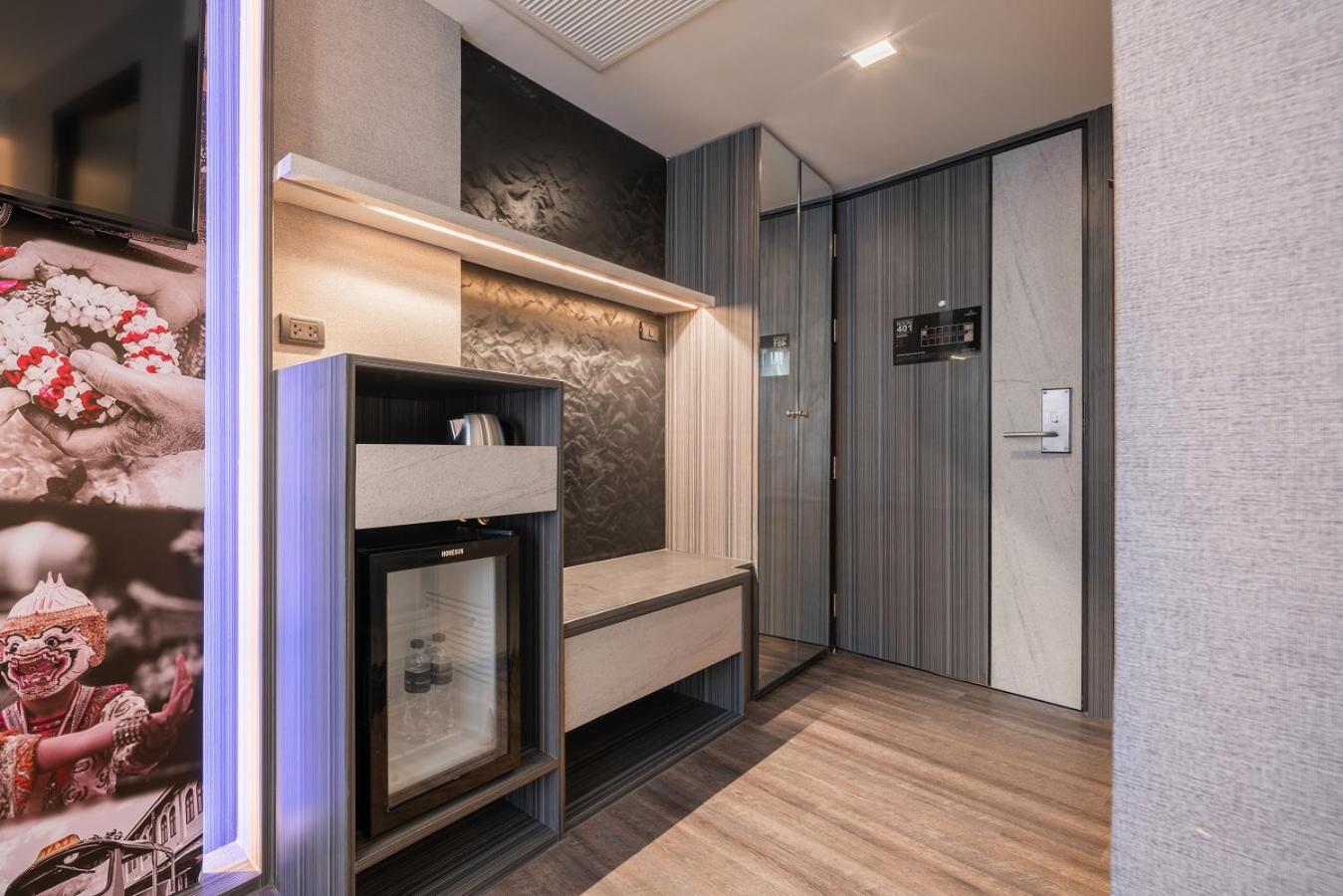 Aspira Gems Center Silom Hotell Bangkok Rum bild