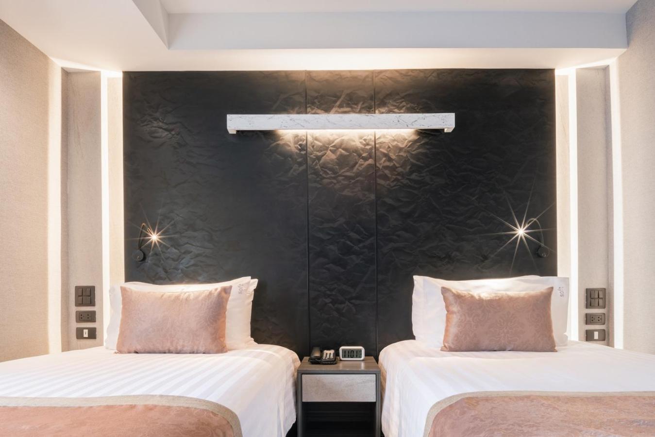 Aspira Gems Center Silom Hotell Bangkok Rum bild
