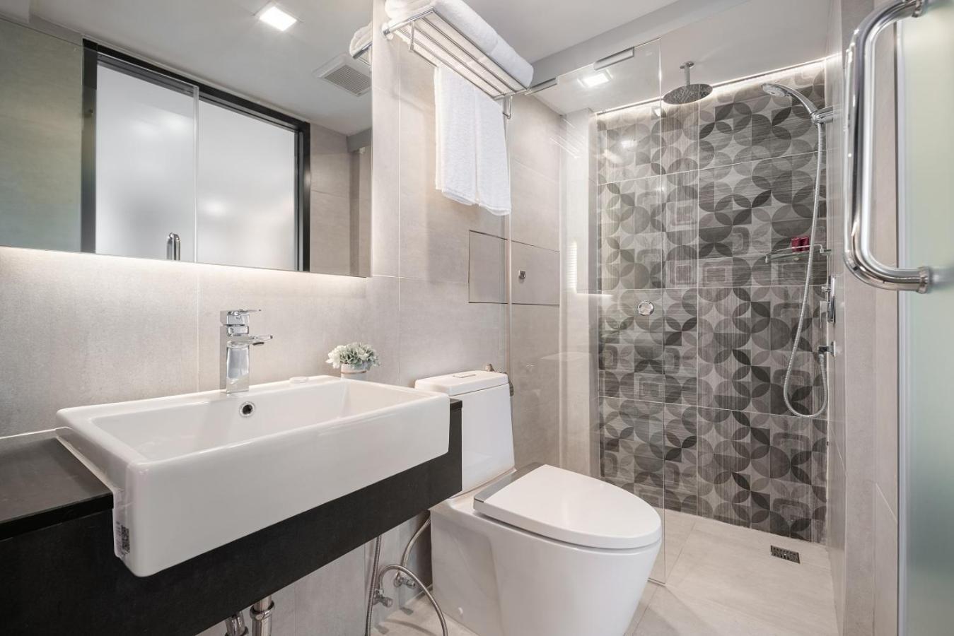 Aspira Gems Center Silom Hotell Bangkok Rum bild